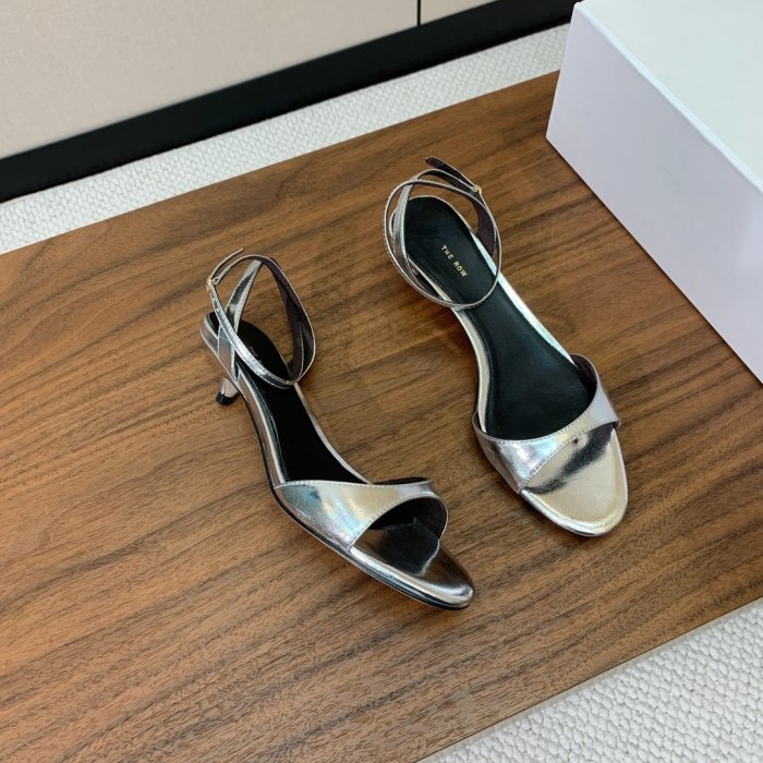 Босоножки фото 2