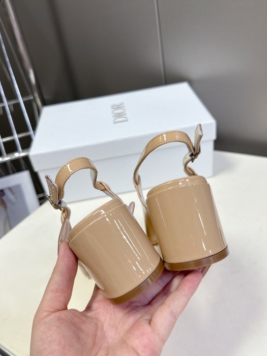 Босоножки фото 9