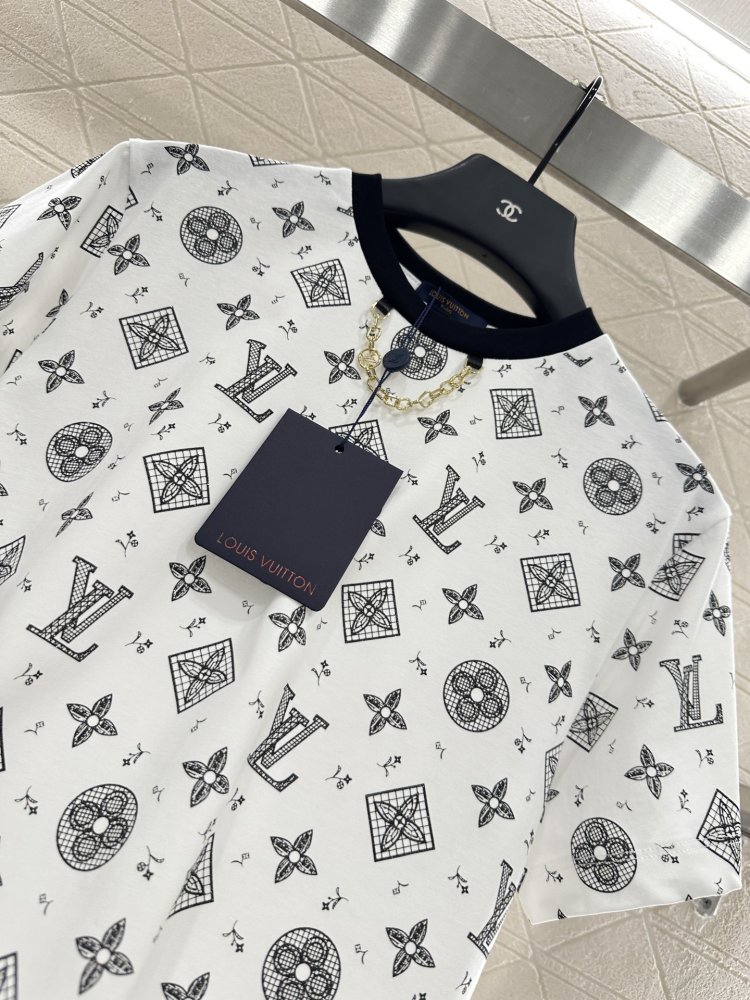 Футболка жіноча фото 3