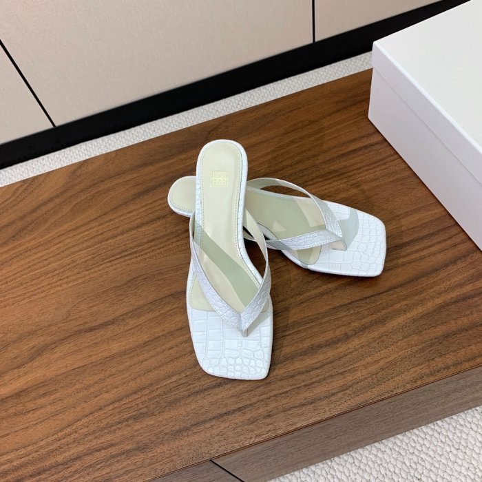 Шльопанці жіночі фото 6