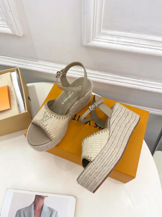 Босоножки фото 5