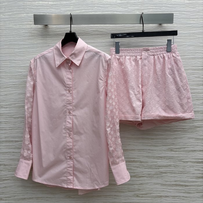 Костюм жіночий