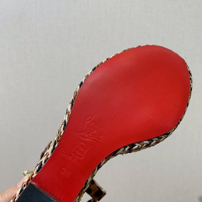 Босоножки фото 8