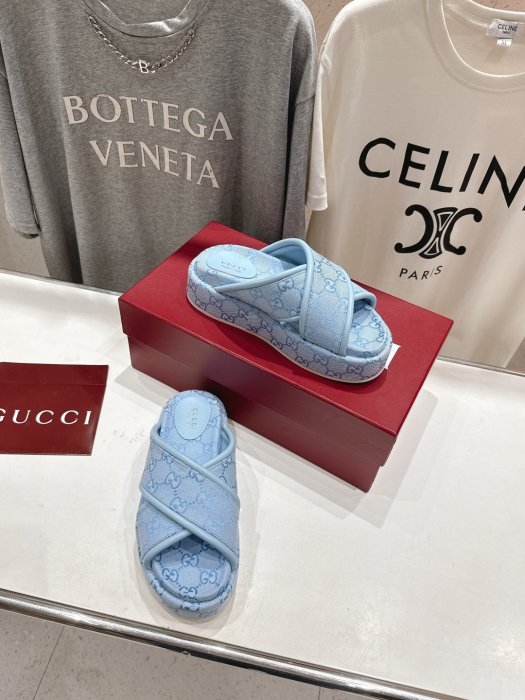 Шлепанцы фото 5