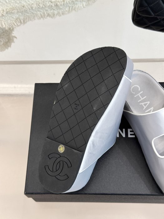 Шлепанцы фото 9