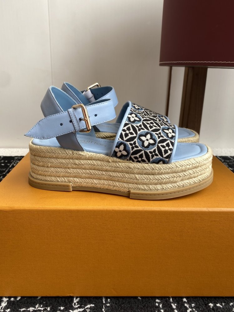 Сандалии женские фото 2