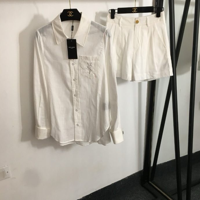 Костюм женский