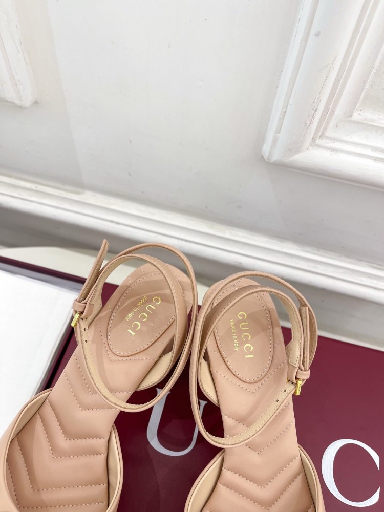 Босоножки фото 7