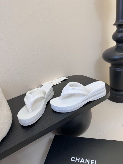 Шлепанцы фото 3