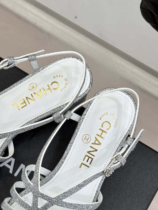 Босоножки фото 8