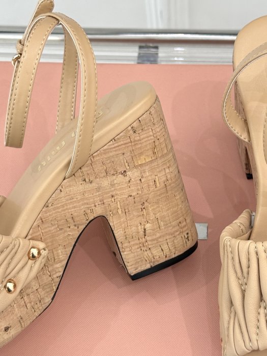 Босоножки фото 6