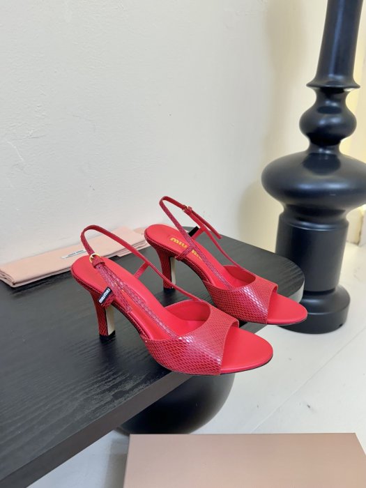 Босоножки фото 2