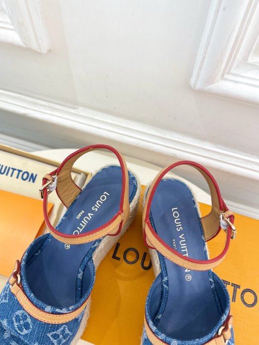 Босоножки фото 7