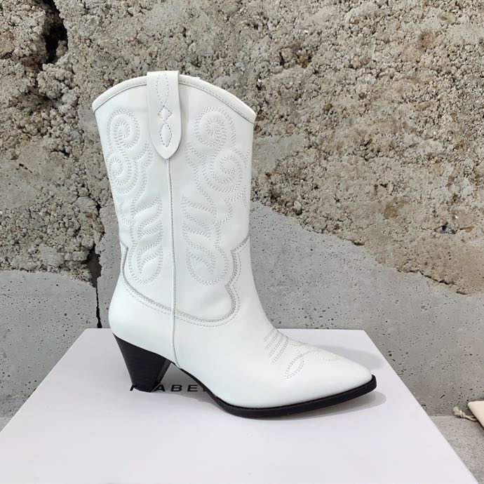 Leather white women's boots фото 4