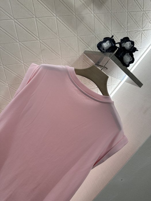 T-shirt women's фото 4