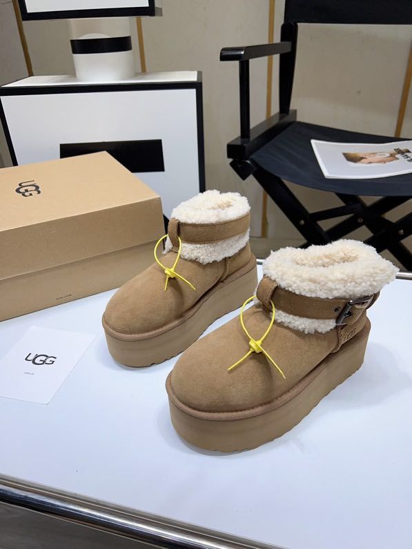 Ugg boots on fur фото 3