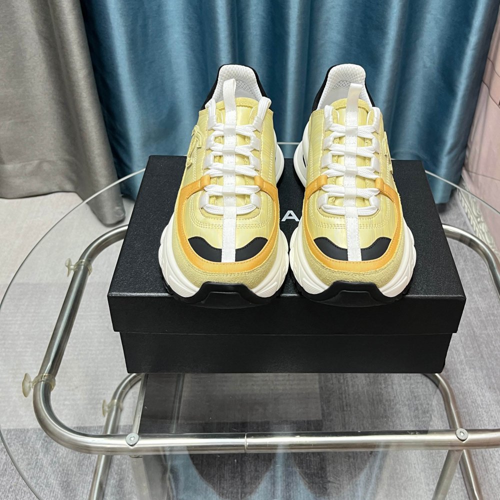 Кроссовки женские фото 2