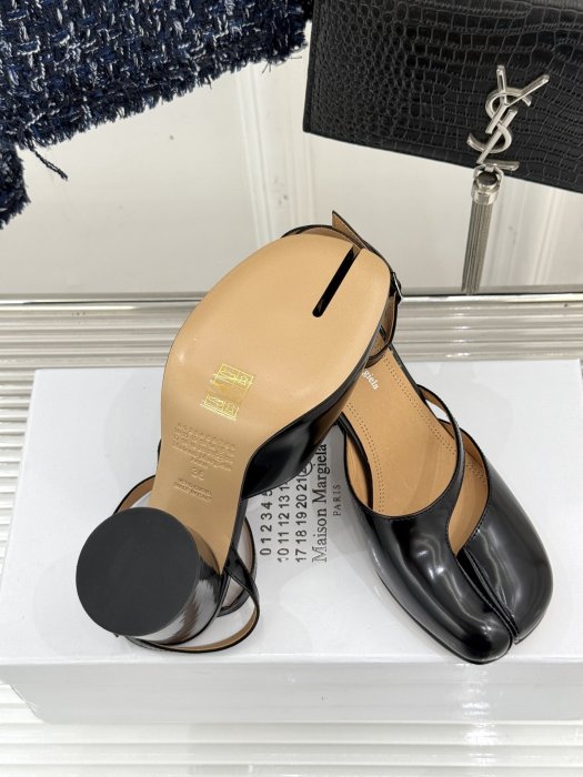 Босоніжки з роздвоєним носком фото 9