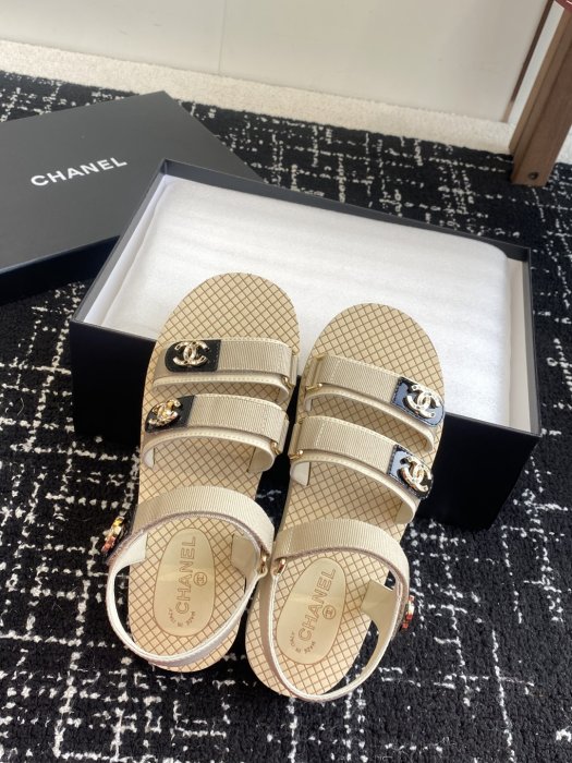 Сандалі жіночі фото 4