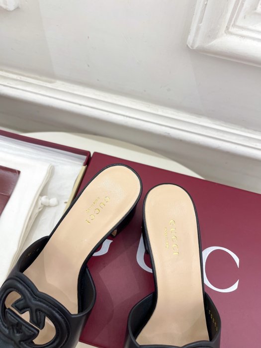 Босоножки фото 8