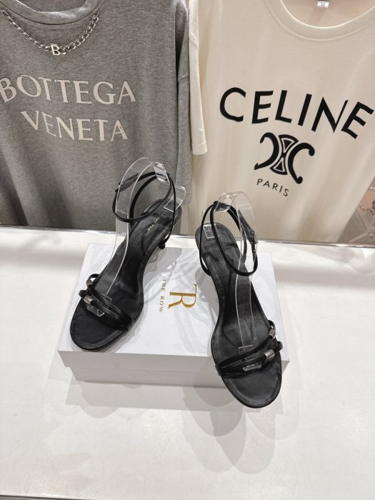 Босоніжки фото 2