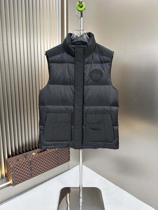 Vest men's