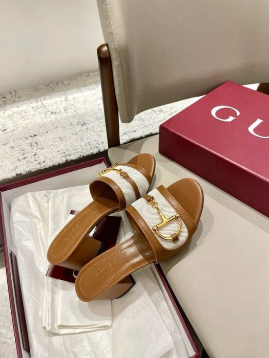 Босоножки фото 7