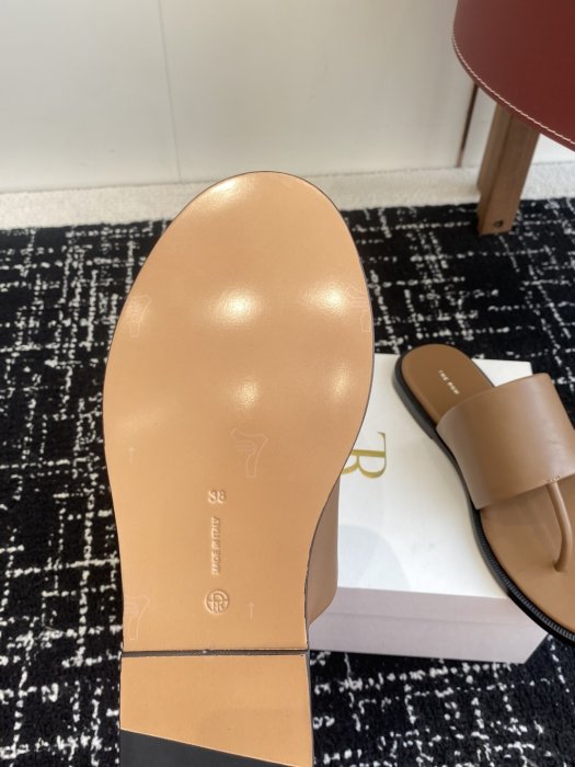 Шлепанцы женские фото 9