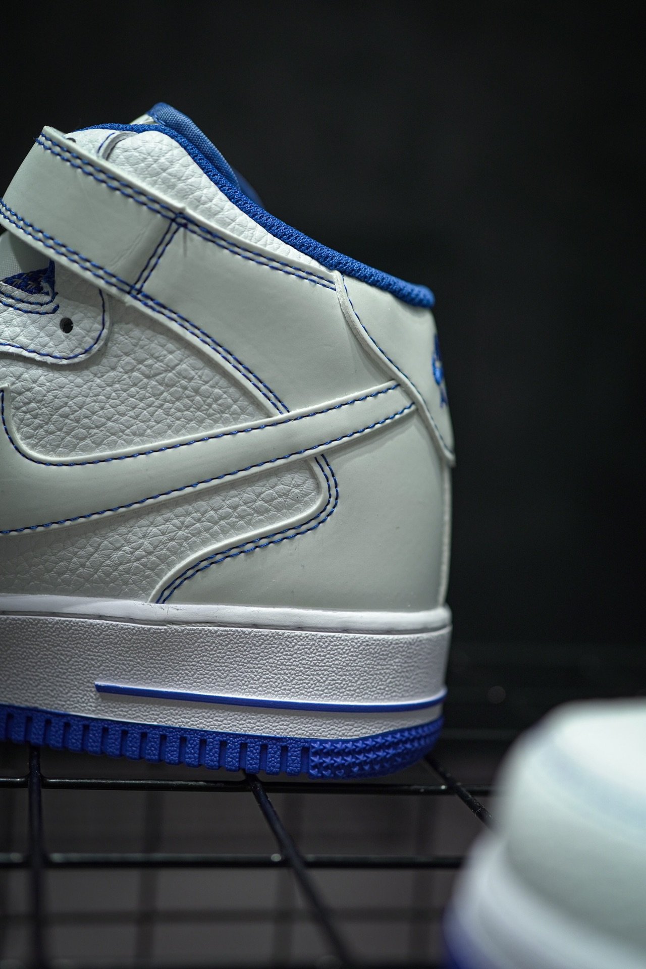 Sneakers Air Force 1 MID фото 7