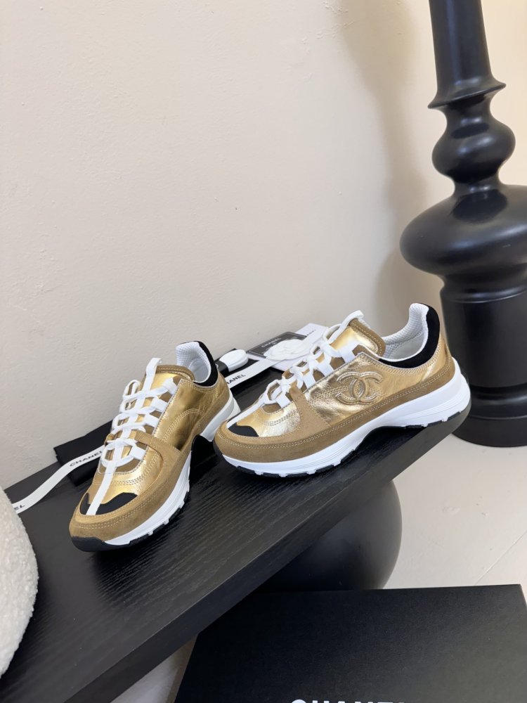 Кроссовки женские фото 3