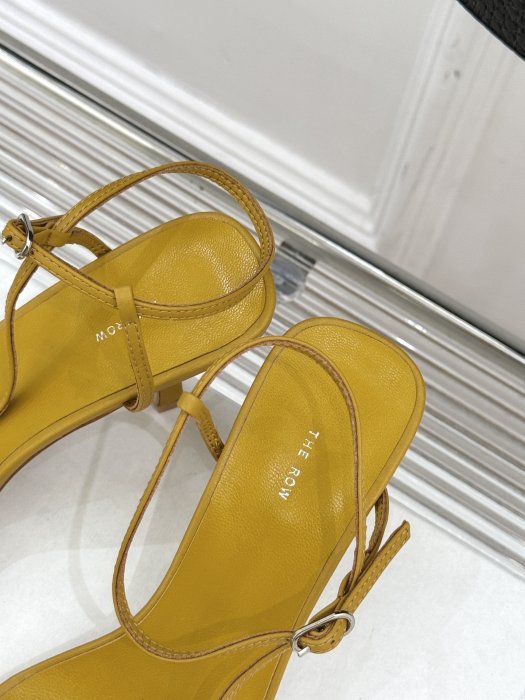 Босоножки фото 8