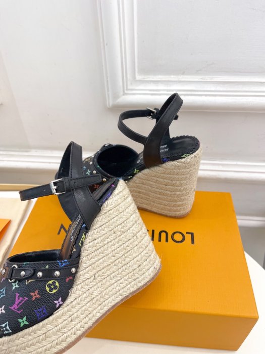 Босоножки фото 8