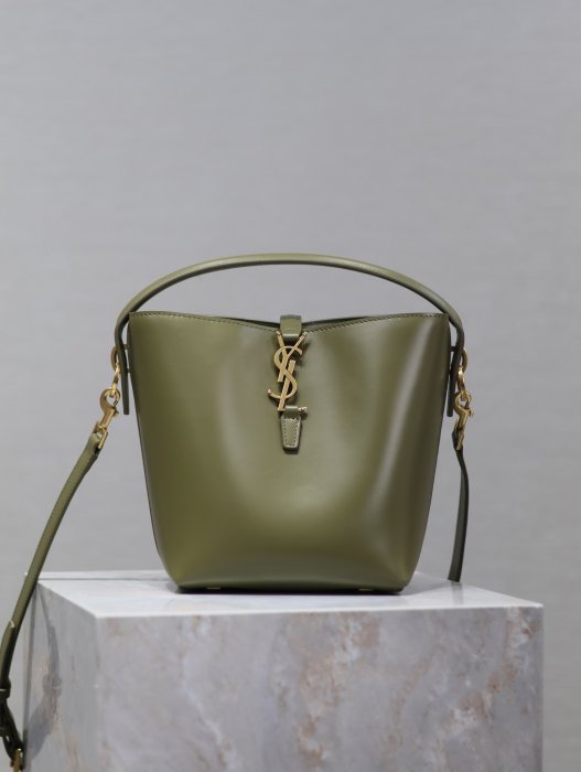 A bag women's LE 37