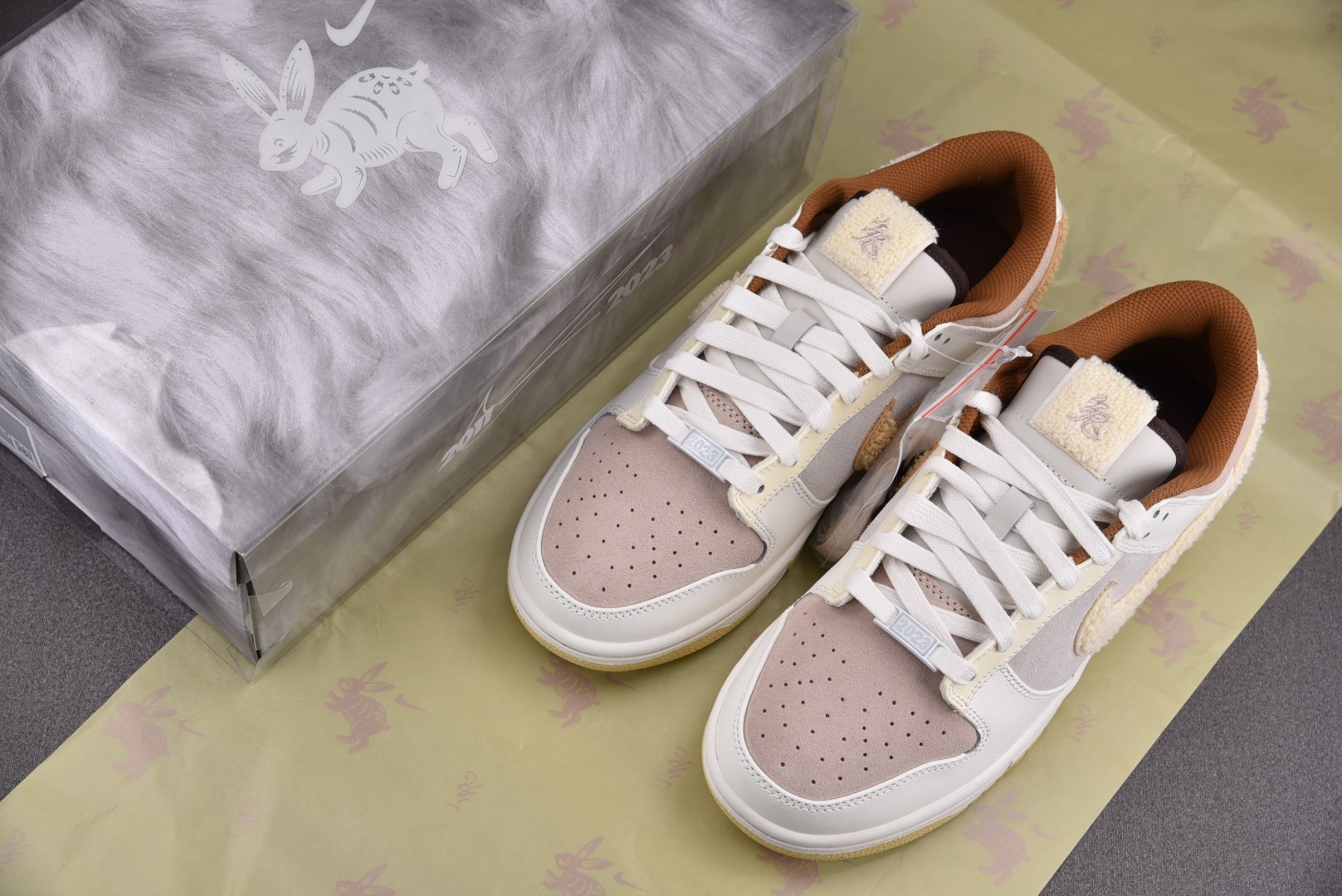 Sneakers Dunk Low Retro PRM Year of the Rabbit Fossil Stone FD4203-211 фото 7