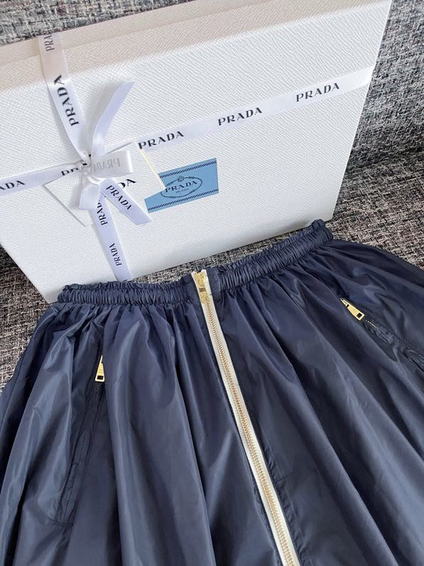 Skirt on lightning фото 7