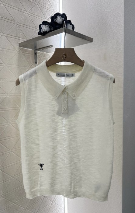 Футболка жіноча