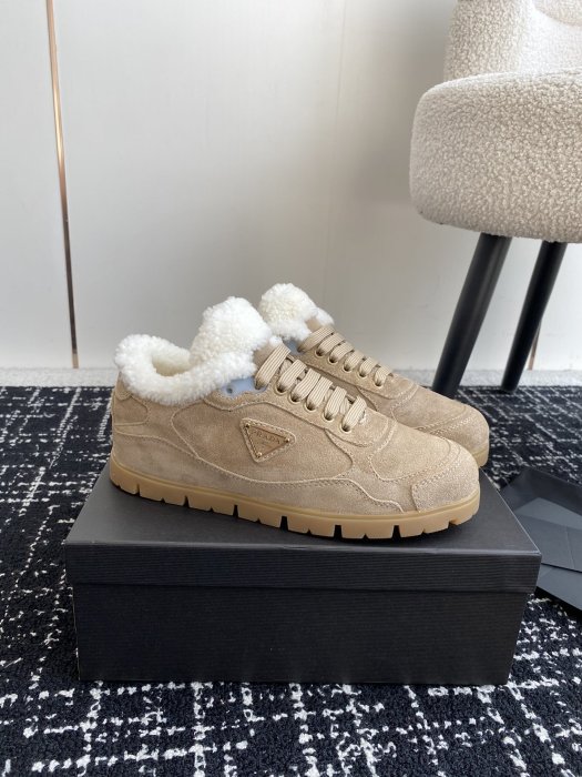 Sneakers on fur фото 2