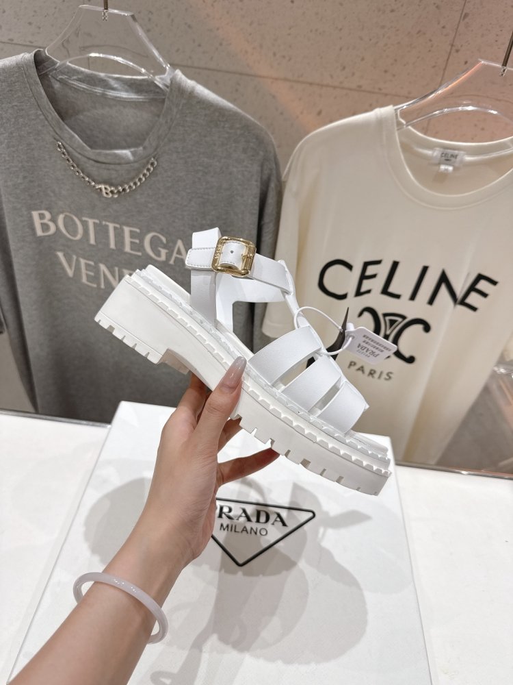 Сандалі жіночі фото 4