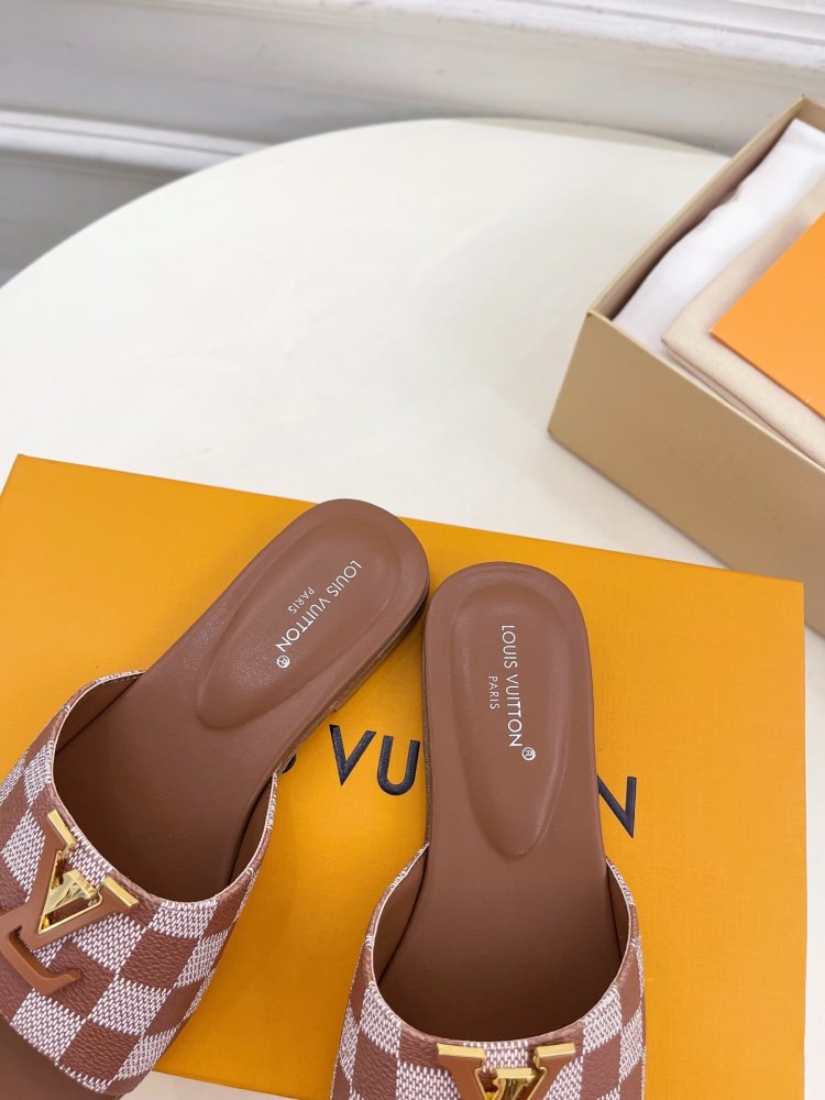 Шлепанцы женские фото 8