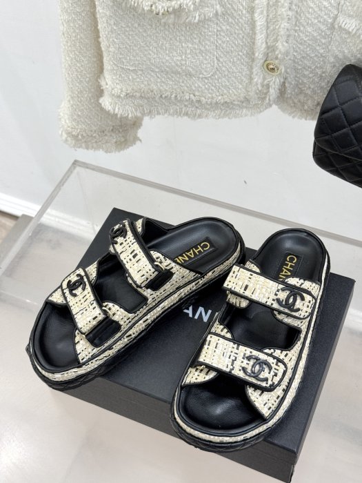 Шльопанці фото 2