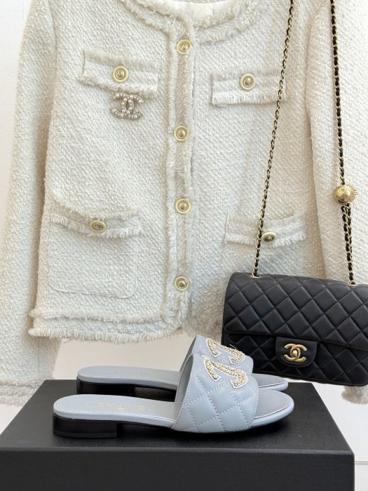 Шлепанцы женские