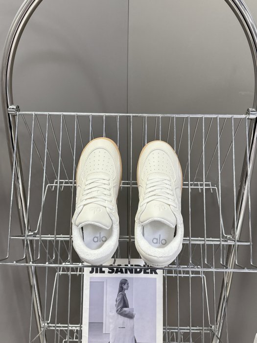 Кроссовки женские фото 6