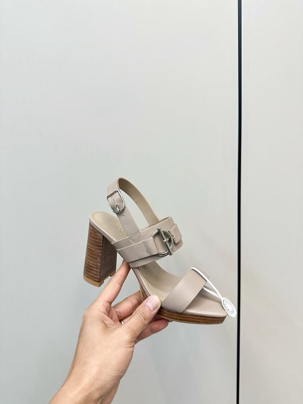 Босоножки фото 3