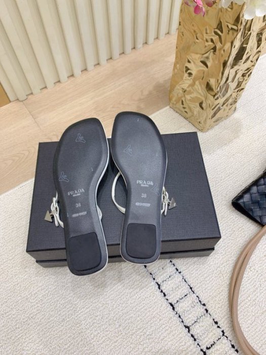 Шлепанцы женские фото 9