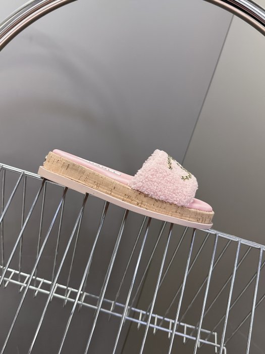 Шльопанці жіночі фото 5