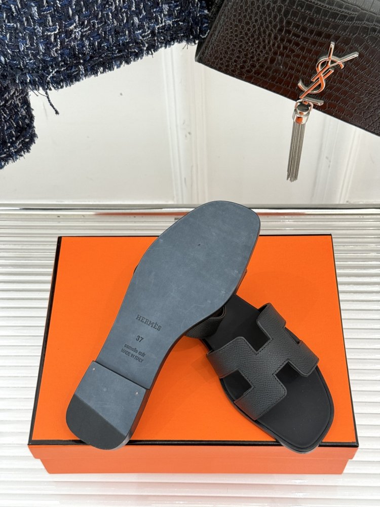 Шлепанцы женские фото 9