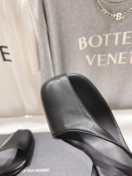 Босоножки фото 7