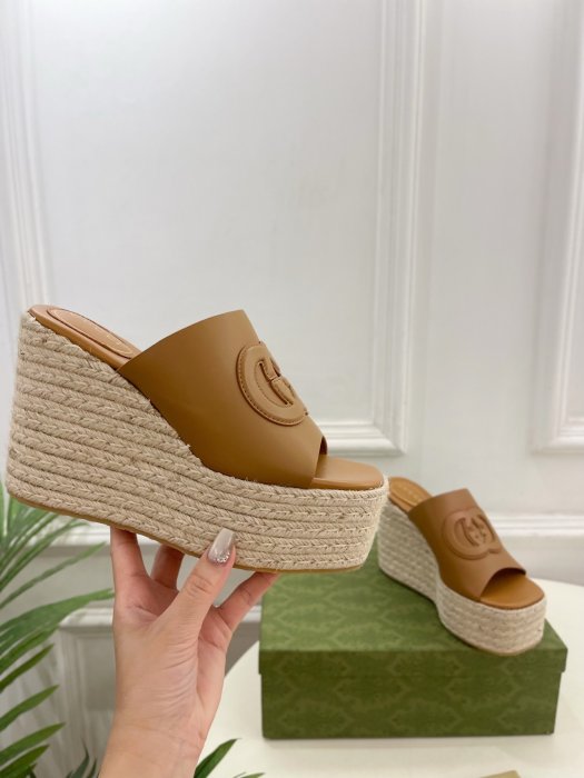 Босоножки фото 5