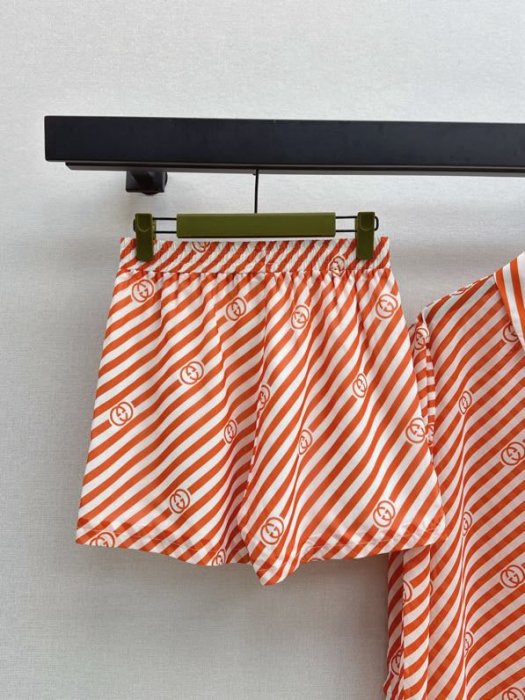 Костюм жіночий фото 2