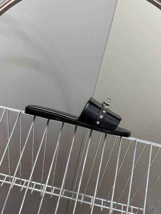 Шлепанцы фото 5